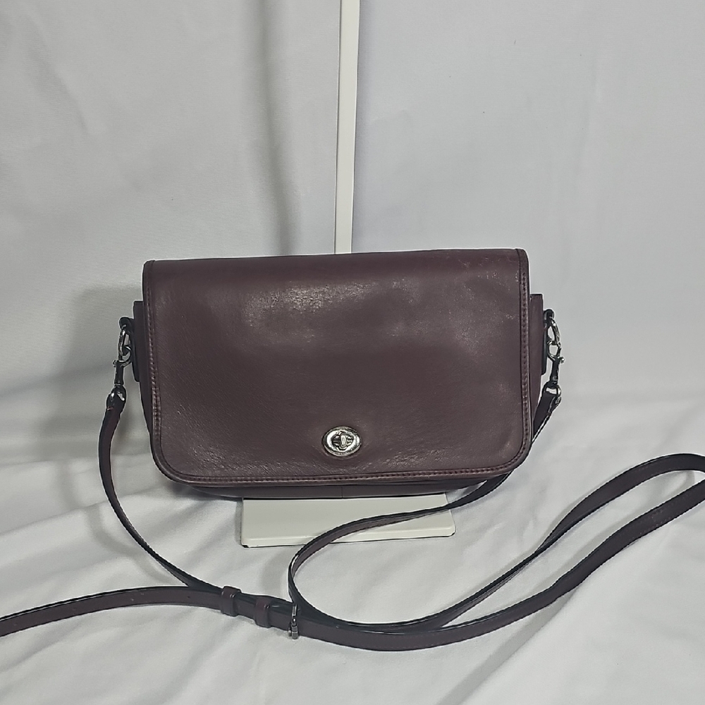 Coach 57325 Turnlock Crossbody Oxblood